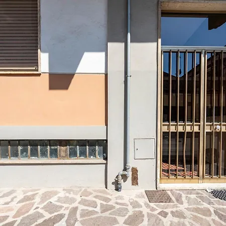 Guesthost - Casa Bina דירה *