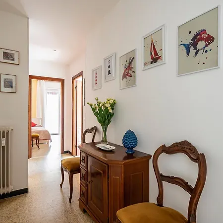 Guesthost - Casa Bina Apartmán La Spezia