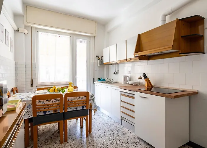 Guesthost - Casa Bina La Spezia