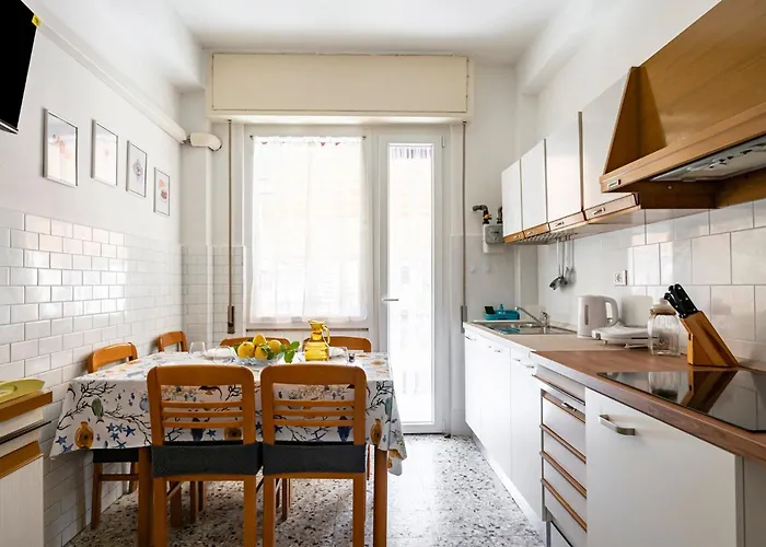 Guesthost - Casa Bina La Spezia